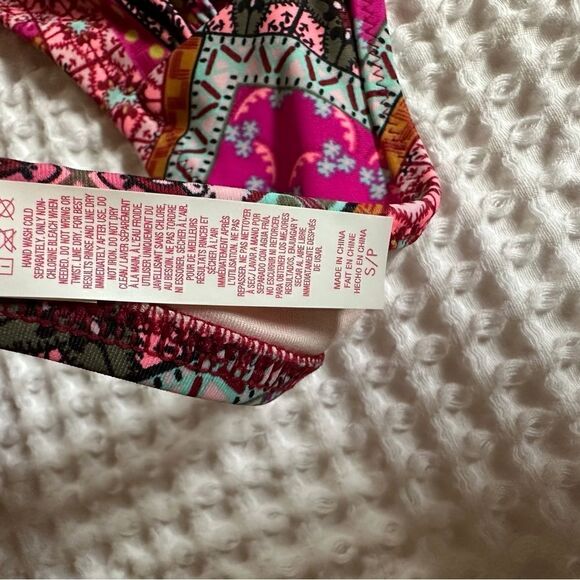 Victoria’s Secret padded bikini top, multi-color in size small petite - Picture 4 of 4